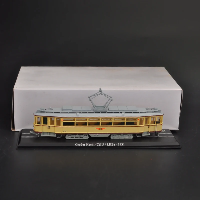 Atlas 1:87 Scale A2.2 1931 Vintage Tram Static Simulation Plastic Model Colletcion