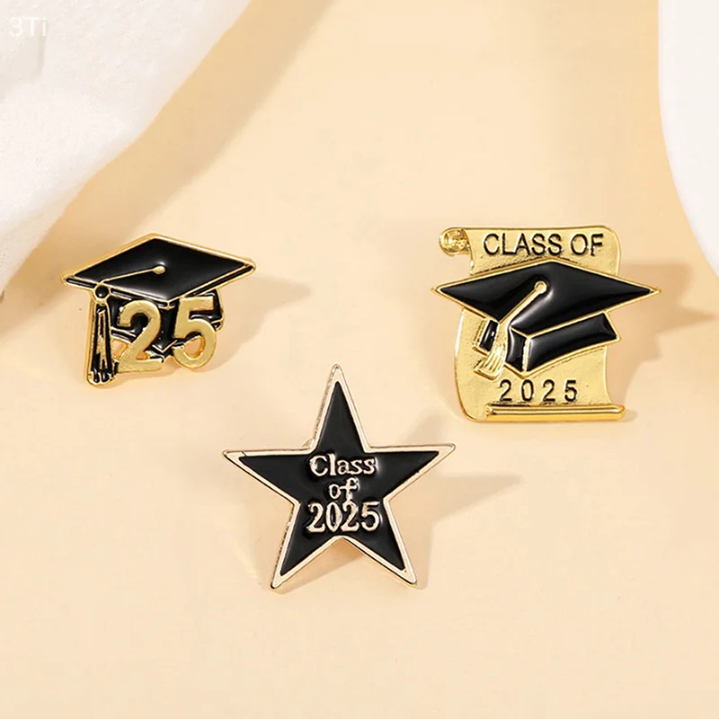 2025 جديد مدرسة موسم التخرج المينا دبابيس الإبداعية البكالوريوس قبعة التلبيب شارة بدبوس الطلاب الأصدقاء مجوهرات هدايا