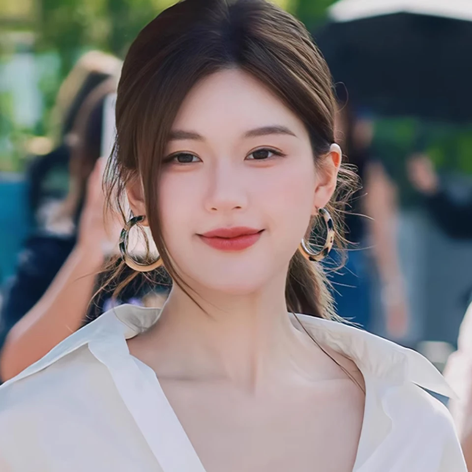 Thumbnail 4 - #12 Compare Hoop Earrings Before You Buy