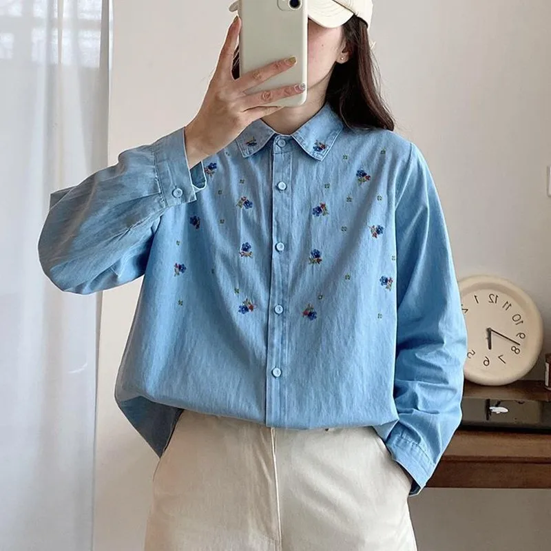 

2024 Spring New Korea Fashion Women Long Sleeveturn-down Collar Cotton Denim Shirt Vintage Floral Embroidery Loose Blouse P568