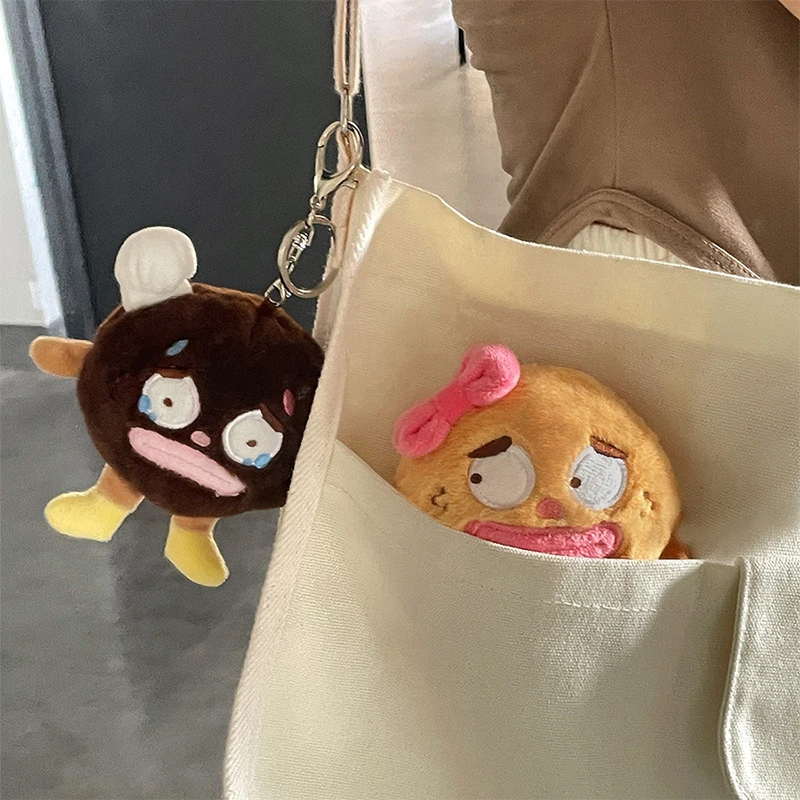 LLavero de galletas de peluche creativo, llavero de muñeco de peluche de galleta de dibujos animados, bolso encantador, colgante, mochila, decoración colgante, regalos para parejas