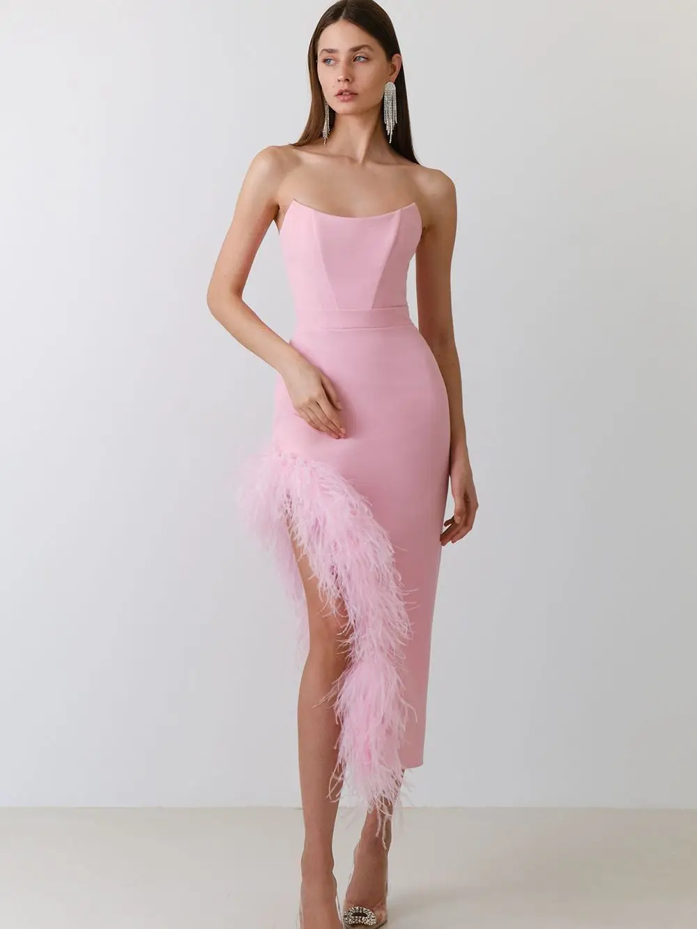 

Women Spring Sexy Strapless Backless Black White Pink Feather Midi Bandage Dress 2023 Knitted Elegant Evening Club Party Dress