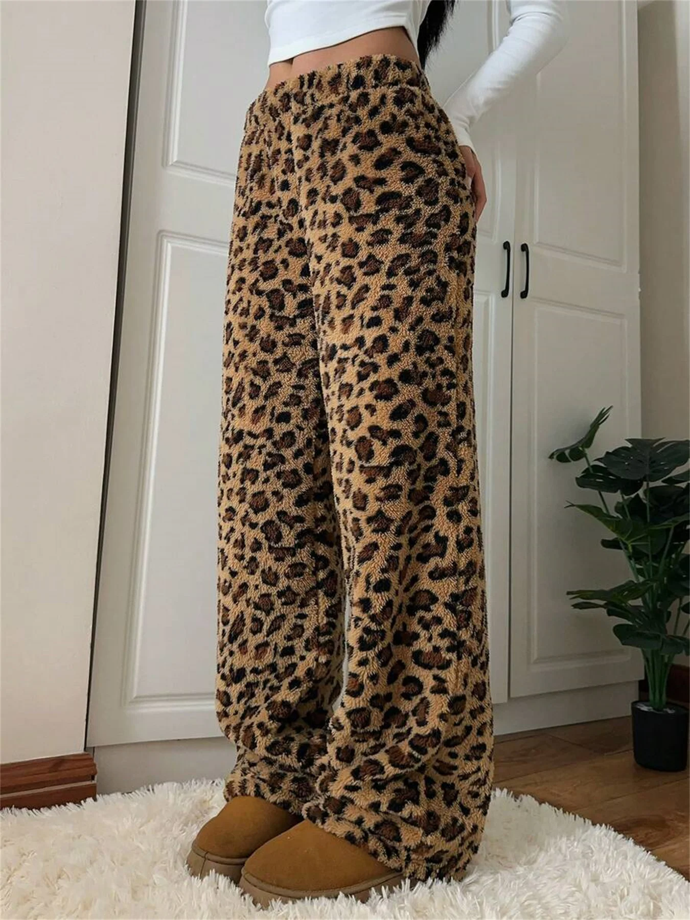 Women's Autumn and Winter Fashionable Leopard Print Plush Casual Pants
