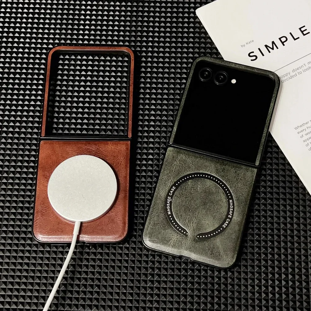 

Retro Vegan Leather Wireless Charging Holder Magnetic Ring Case for Motorola Razr 60 Ultra 50 Plus 2024 Camera Protect Cover