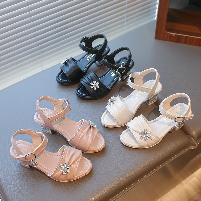 

2026Новые детские туфли на высоком каблуке для девочек, сандалии принцессы, детские свадебные модельные туфли, блестящие танцевальные туфли со стразами и открытым носком