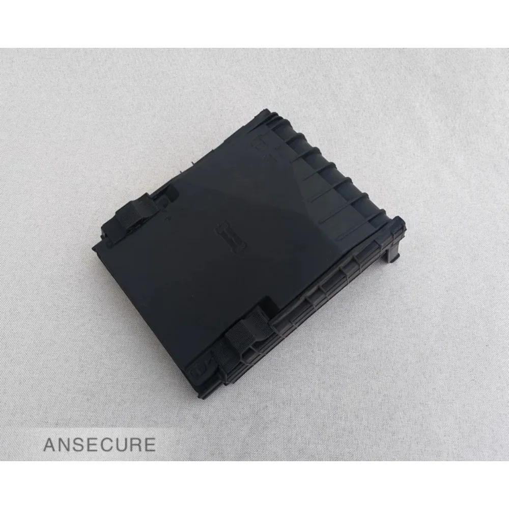 

Engine Fuse Box Relay Plate Cover For VW Golf Jetta Caddy Eos Tiguan Touran Passat B6 B7 CC Scirocco Octavia Yeti 1K0937132F