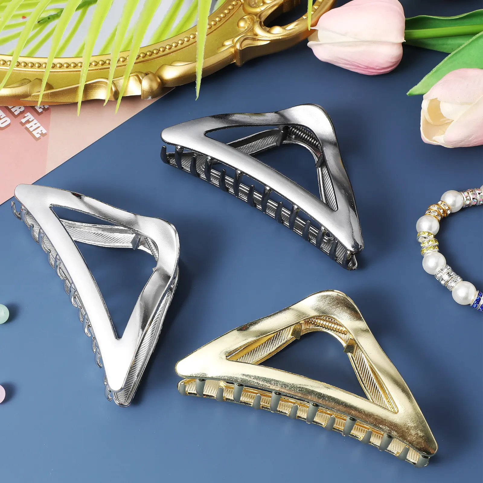 

3Pcs Large Claw Clips Metal Hair Claws for Thick Hair High Hold Styling Clip Women Girls Fashion Accessory Claw Clips