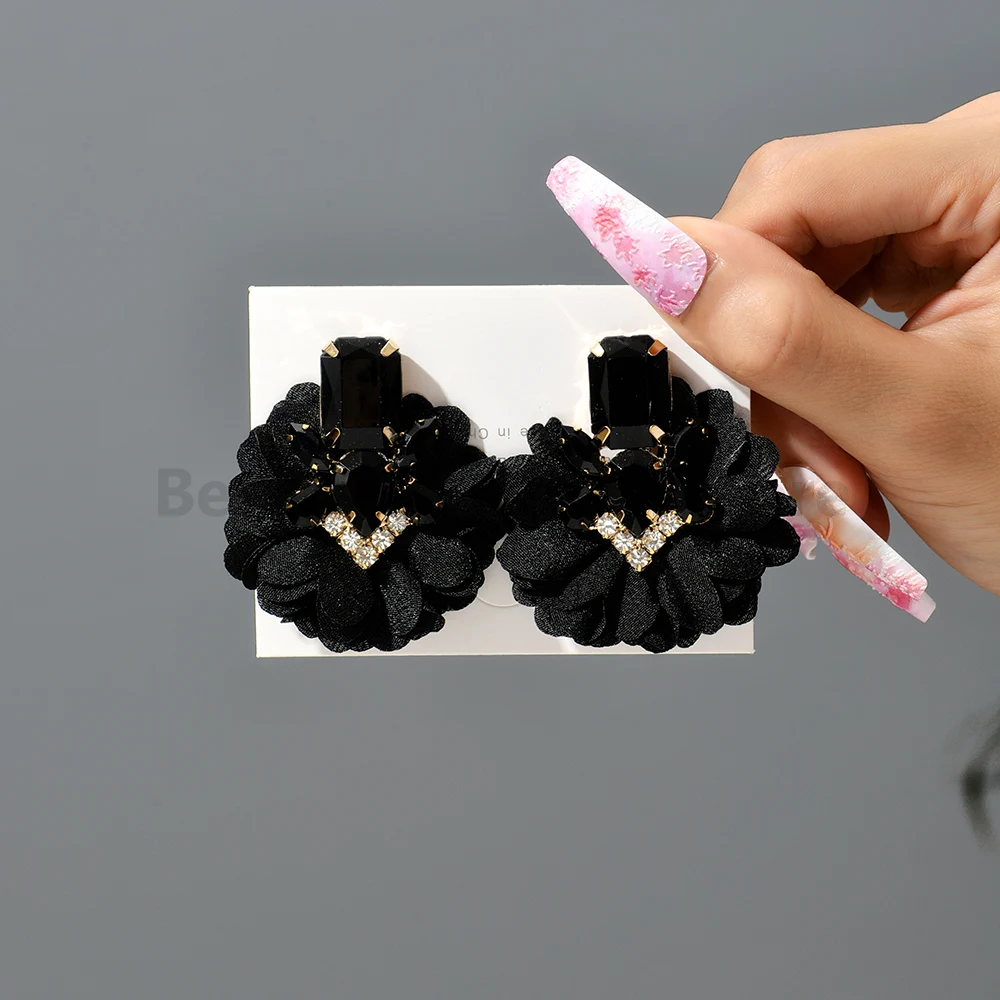 2024 Korean Fashion Luxury Cute Sweet Flower Crystal Stud Earrings For Women Cotton Yarn Petals Fairy Party Jewelry Accessories