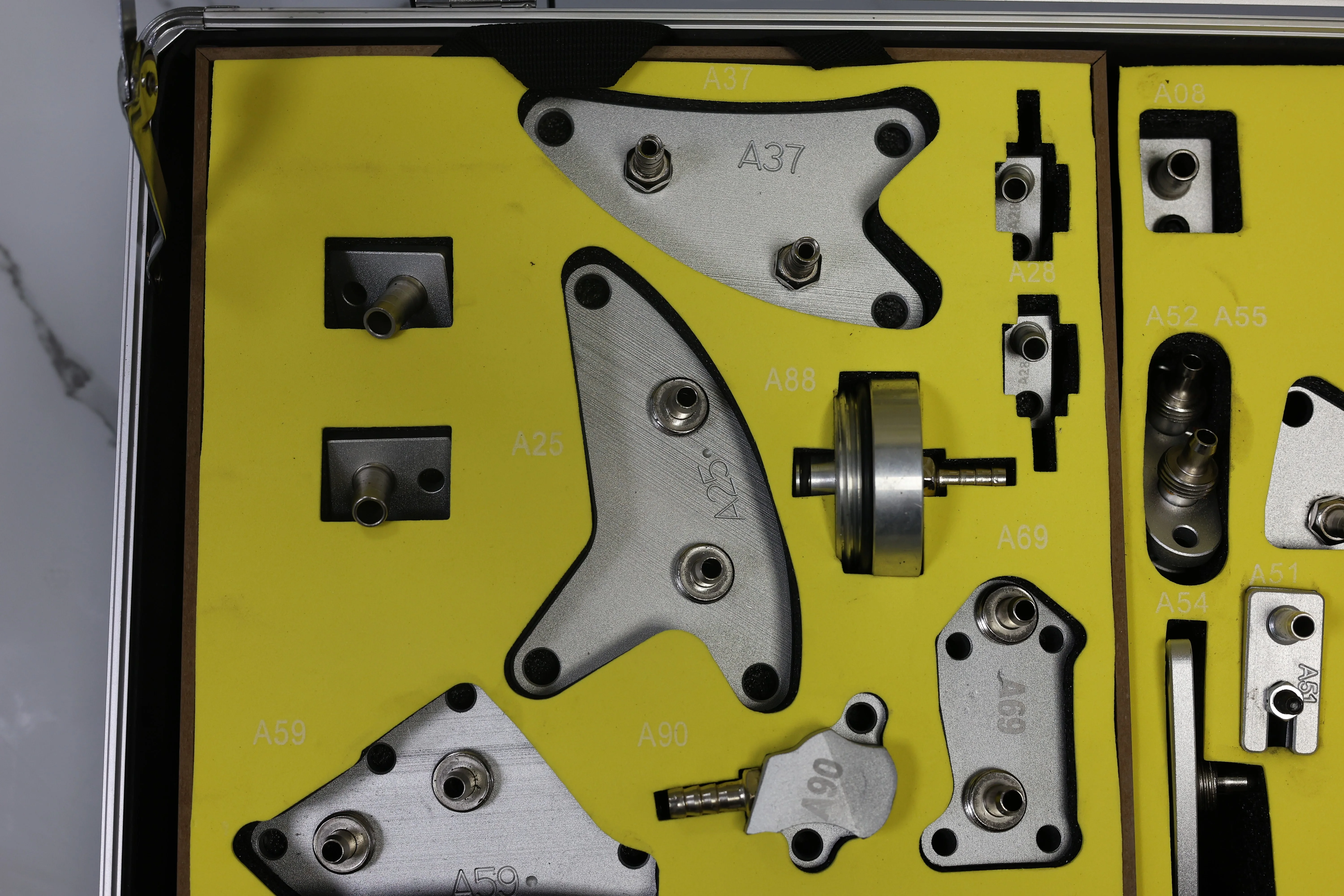 

Professional 130Pcs ATF Adapter Kit, Automatic Transmission Fluid Flusher & Power Steering Hose Repair Tool Set