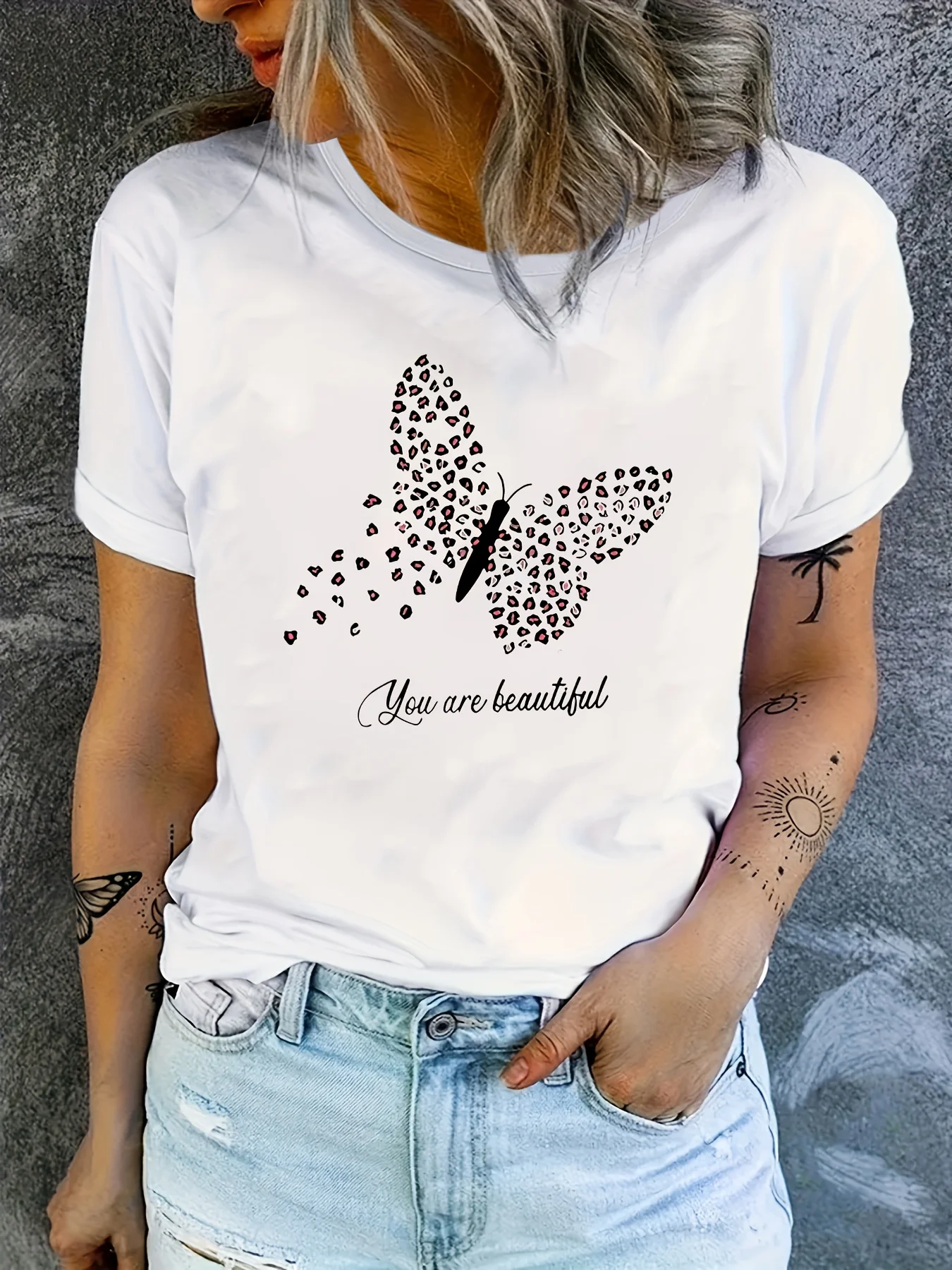 Butterfly Print Comfortable Causal Sports Tshirt Short Sleeve Round Neck Running Workout Top Womens Activewear Aesthetic Clothes