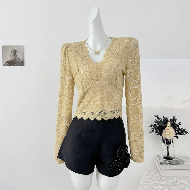 Hollow Out Crochet V-neck Lace Shirt 2026 Spring New Pure and Seductive Style‌ Plush Short Tops Long Sleeve Slim Commuter Coat