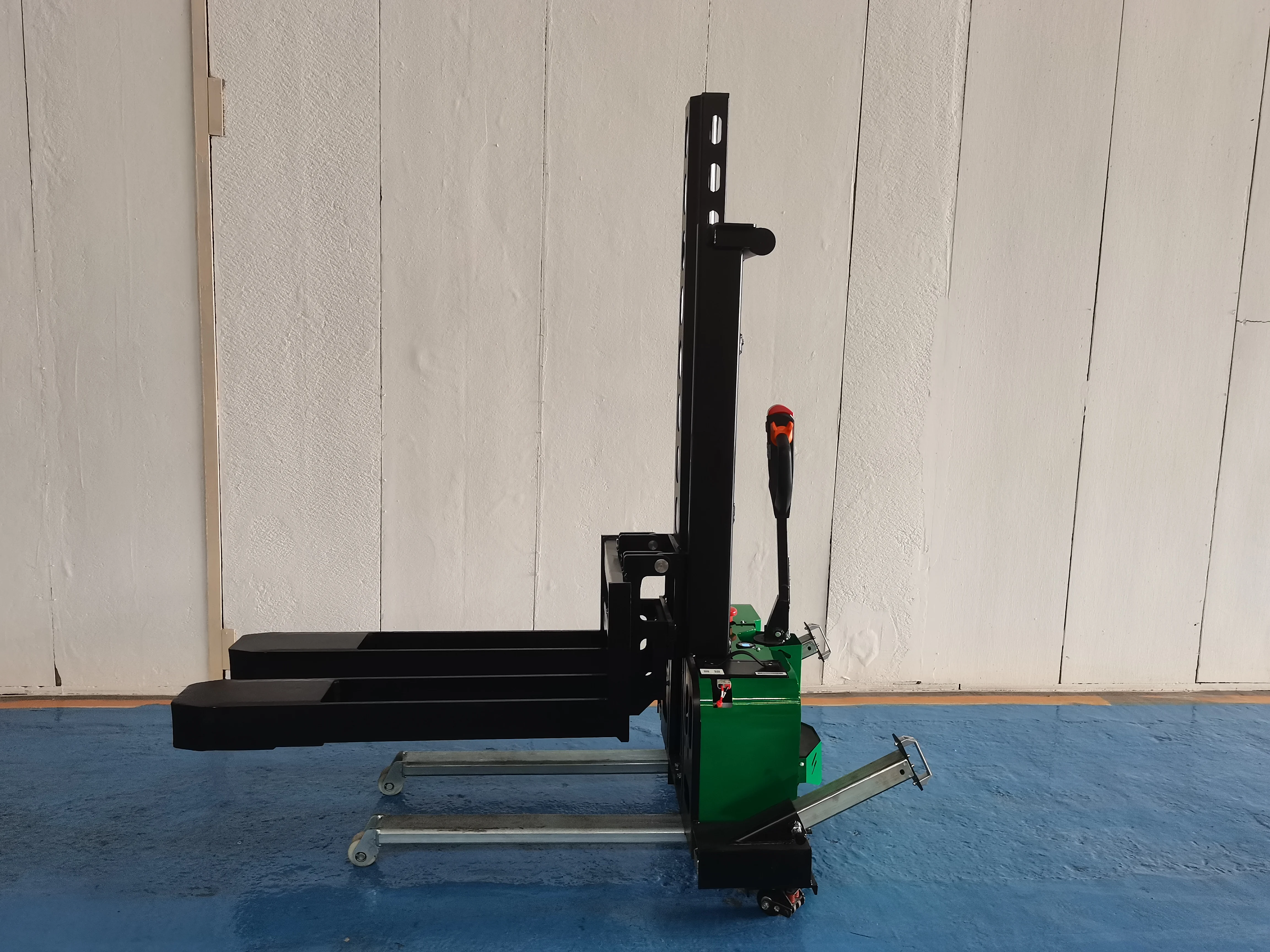 Portable electric pallet forklift 1.5 tons AC motor 1 year warranty for indoor use