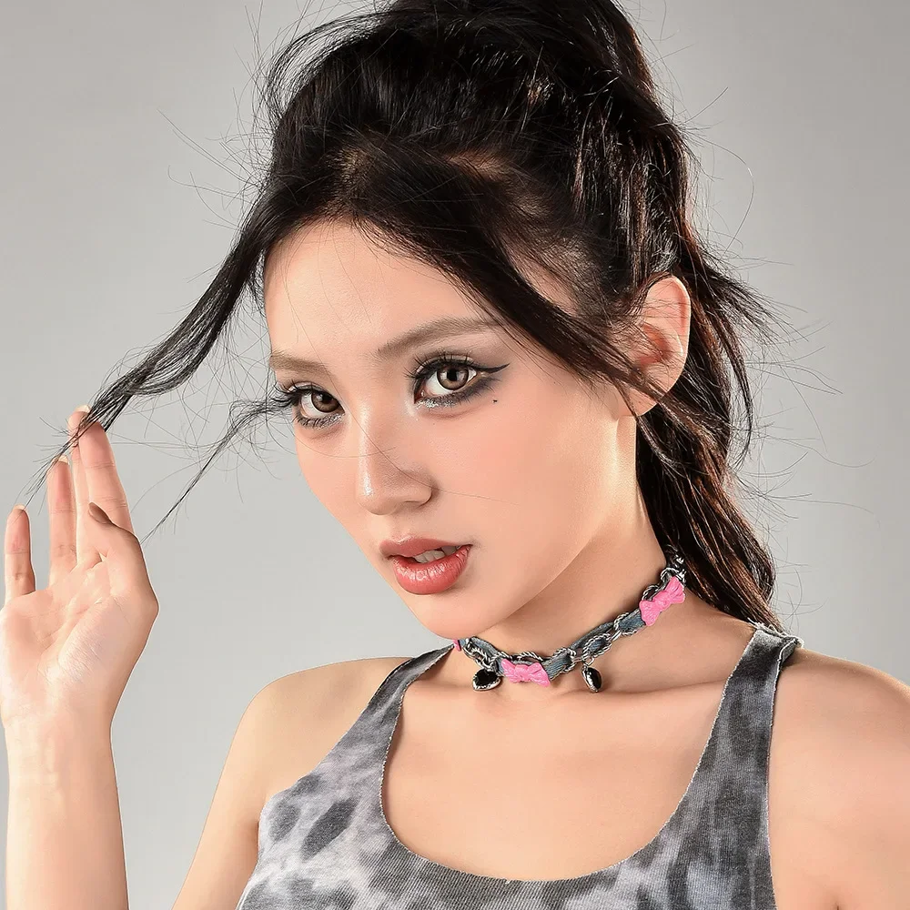 2025Сладкое и крутое ожерелье для горячих девушек, подвеска в форме сердца с розовым бантом, синее джинсовое ожерелье-колье