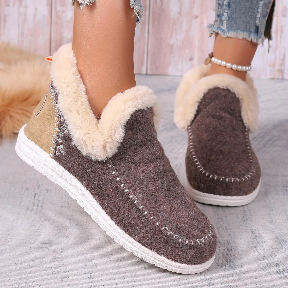 

Unisex Oversized Winter Snow Boots with Fleece Lining, Slip-On Cotton Booties Shoes for Warmth for Men and Women