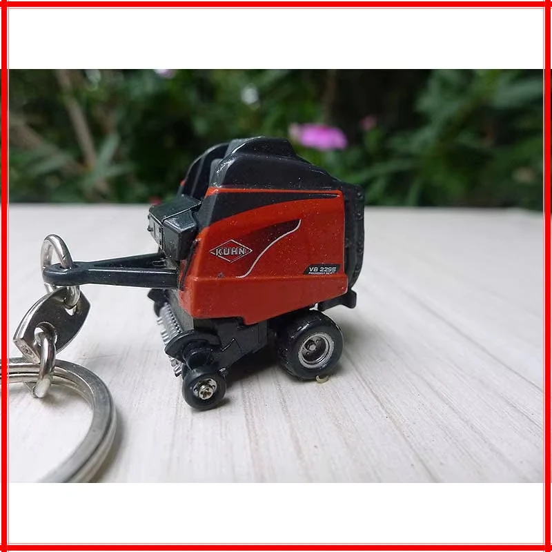 

Массовый 1:128 Kuhn VB 229S Red Forage Пресс-подборщик из сплава Трактор Брелок для взрослых Классическая коллекция Дисплей Подарок Сувенирная игрушка для мальчика