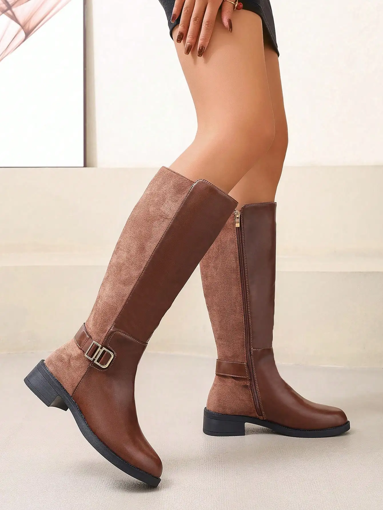 Botas de montar hasta la rodilla para mujer, botas planas de corte ajustado con diseño de patchwork en color marrón y cremallera lateral, botas altas de moda para mujer, calzado clásico e informal, diseño elegante que estiliza la figura, perfectas para el uso diario en otoño e invierno, para fiestas, citas y para combinar con atuendos festivos.