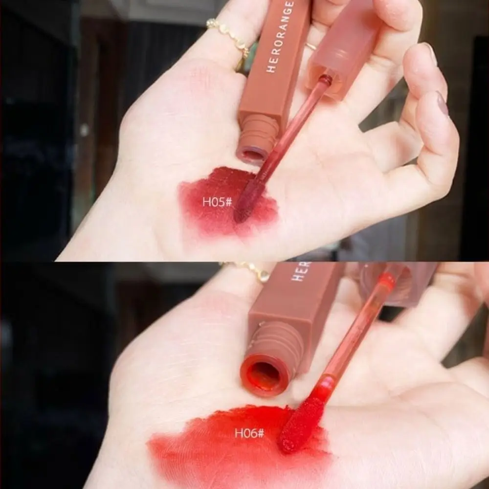 New Matte Finish Velvet Lip Gloss Watery Texture Mist Texture Glossy Lipstick Long Lasting Non-Sticky Lip Tint Cream for Girls
