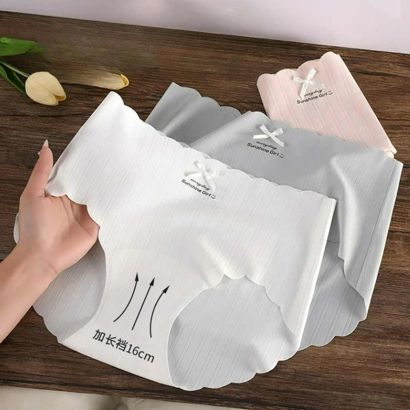 

Summer Ice Silk Seamless Women's Panties Triangle Crotch Antibacterial Comfortable Breathable Mid Waist Ladies Briefs New