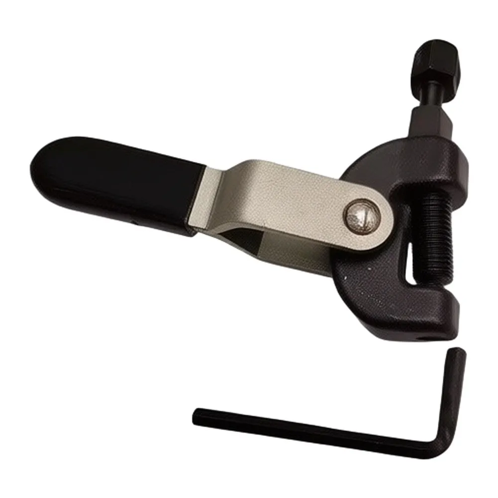 Chain Stopper Tool Supporting Maintenance of Chains on Bikes with Disc Brakes Where Cleanliness and Precision Are Prioritized