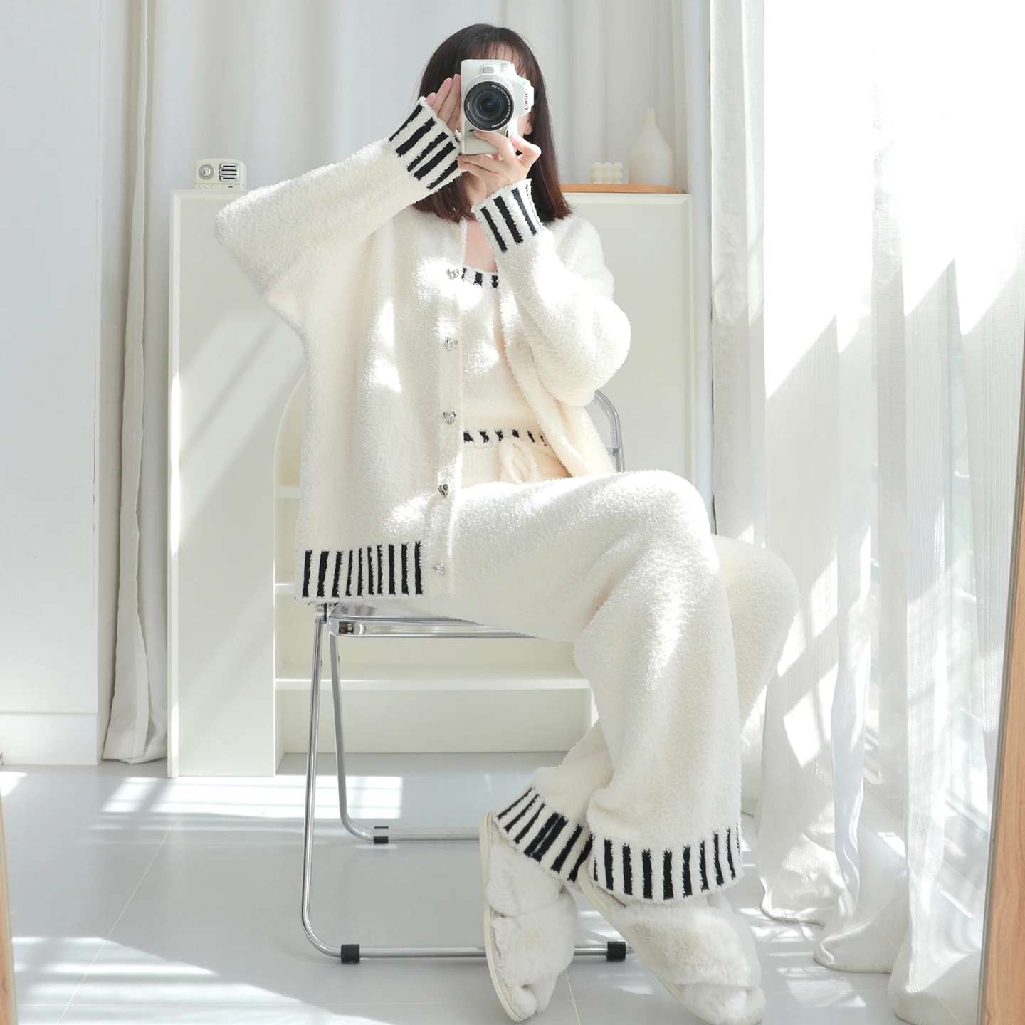 

New Autumn and Winter Women's Home Clothes, Fashionable and Simple Round Neck Warm Sleepwear Three Piece Set