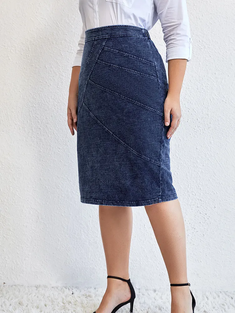 Women's plus size casual denim half skirt loose mini skirt available in multiple sizes