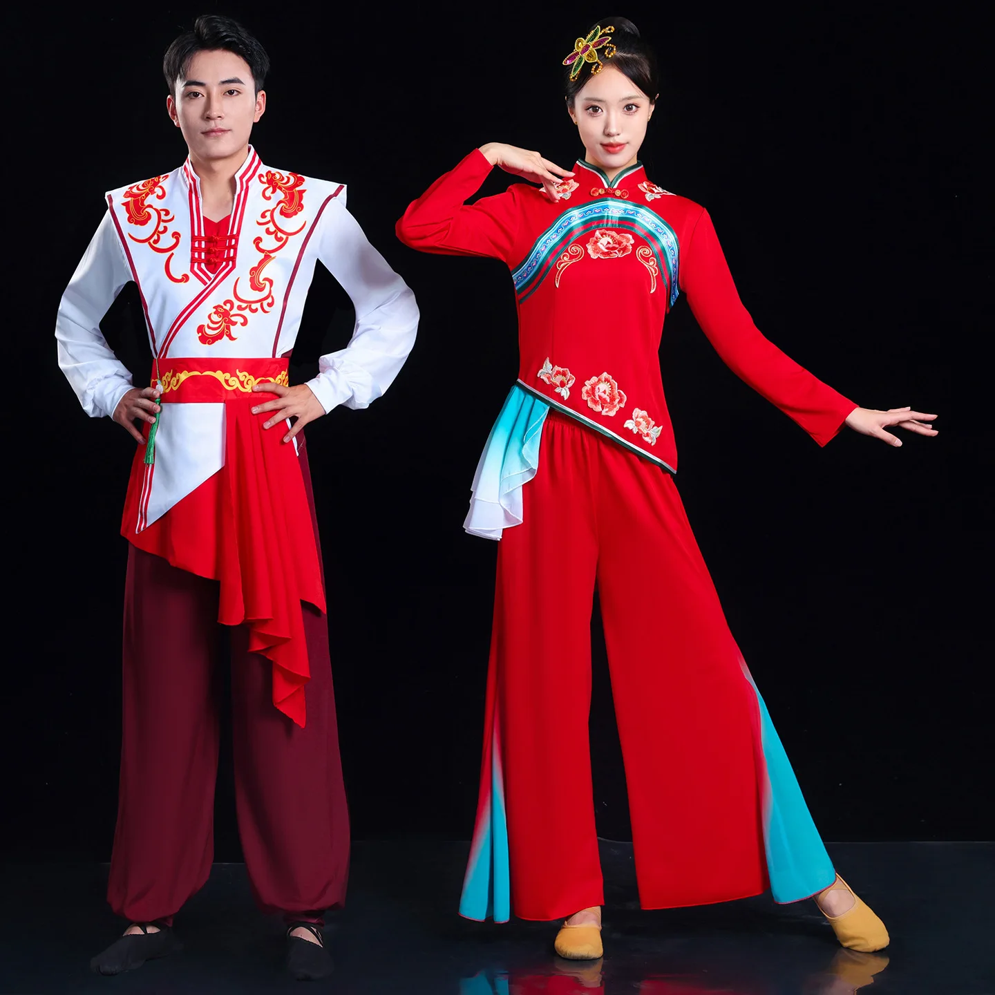 

Новый костюм для выступлений на Фестивале пожилых людей Чжуннянь 2026 года: танцевальный костюм с веерами и праздничный костюм для танца с поясными барабанами.