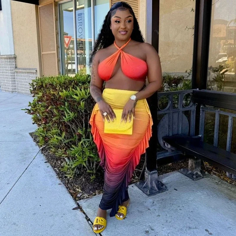 セクシーなグラデーションプリントマキシスカートセット女性 2 ピース衣装ホルター背中の開いたクロップトップ + サイドフリルシャーリングロングスカートマッチングセット