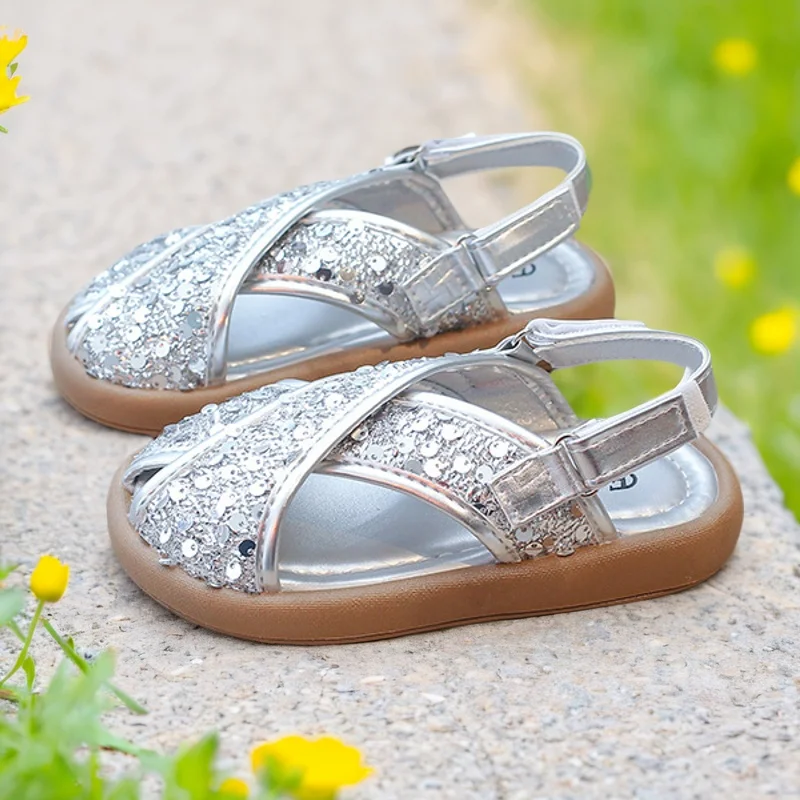 Children's Glitter Sandals Students Summer New Girls Sequin Silver Flat Sandals Girls Everything Match Princess Beach Shoes