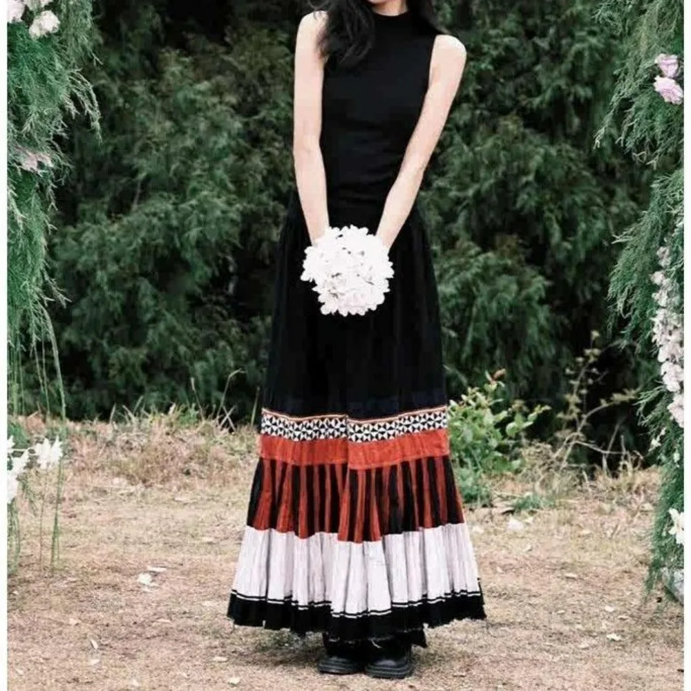 T-shirt noir imprimé ethnique, jupe Midi, ensemble deux pièces, Unique, minimaliste, Chic, tenue sophistiquée, mode Pneuma, été