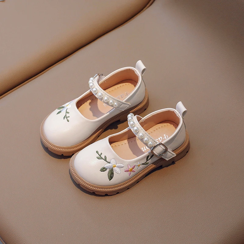 Girls Embroidery Princess Shoes 2024 Spring and Autumn Soft Bottom Children's Baby Leather Shoes Little Girl Shallow Mouth Shoe