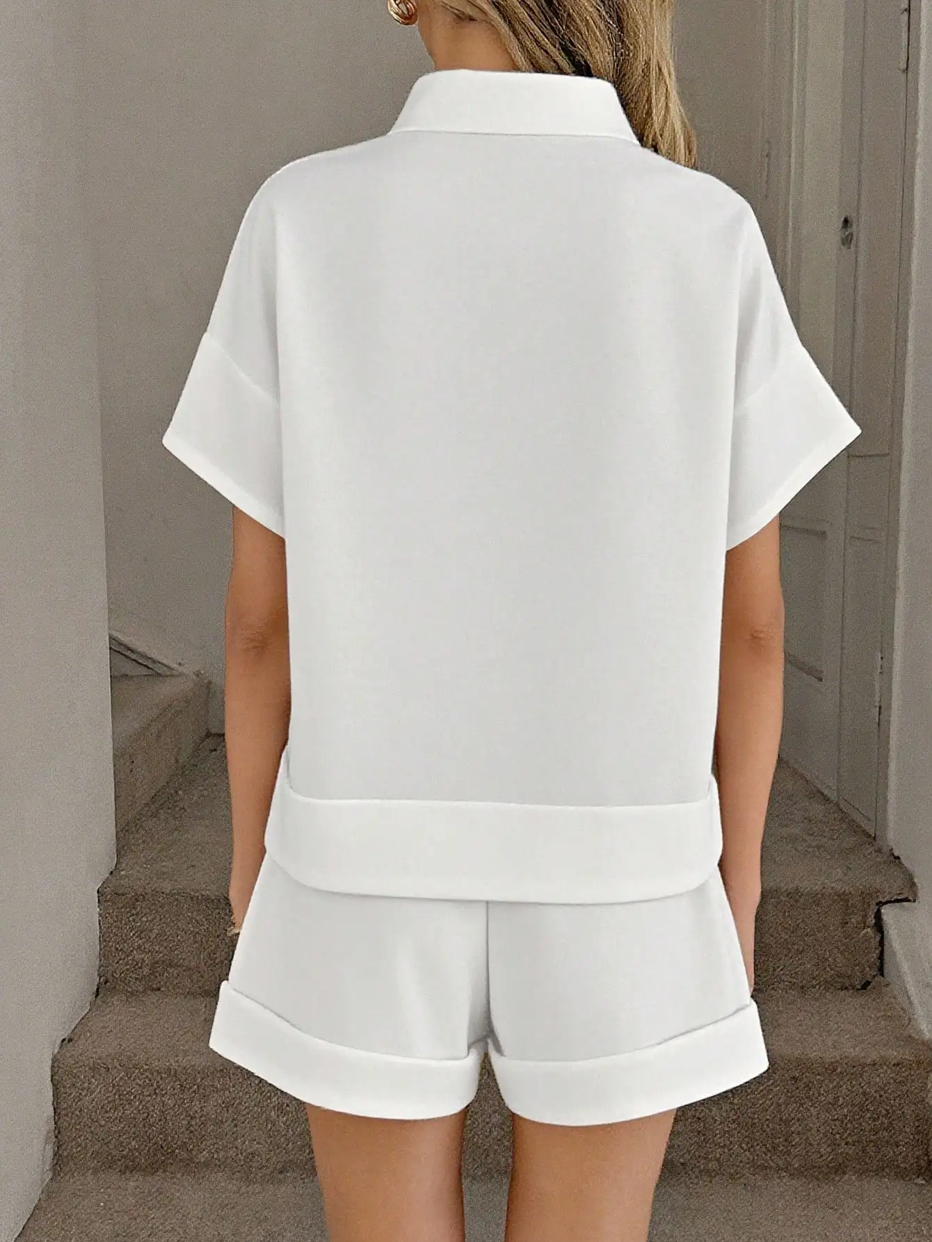 Women's White 2-Piece Casual Set: Zip-Up Polo Top & Pleated Shorts - Detail 1