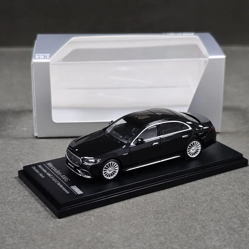 

В наличии 1:64 AMG S63 E Performance Obsidian литая под давлением имитация сплава, автомобильная форма, подарочная игрушка для мальчика, коллекционное украшение для взрослых.