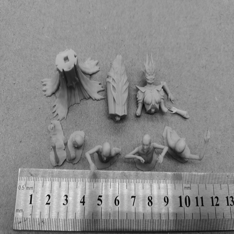 The Dark Queen fai da te kit di montaggio modello in resina in scala 1/24 giocattolo scultura non verniciato e non assemblato