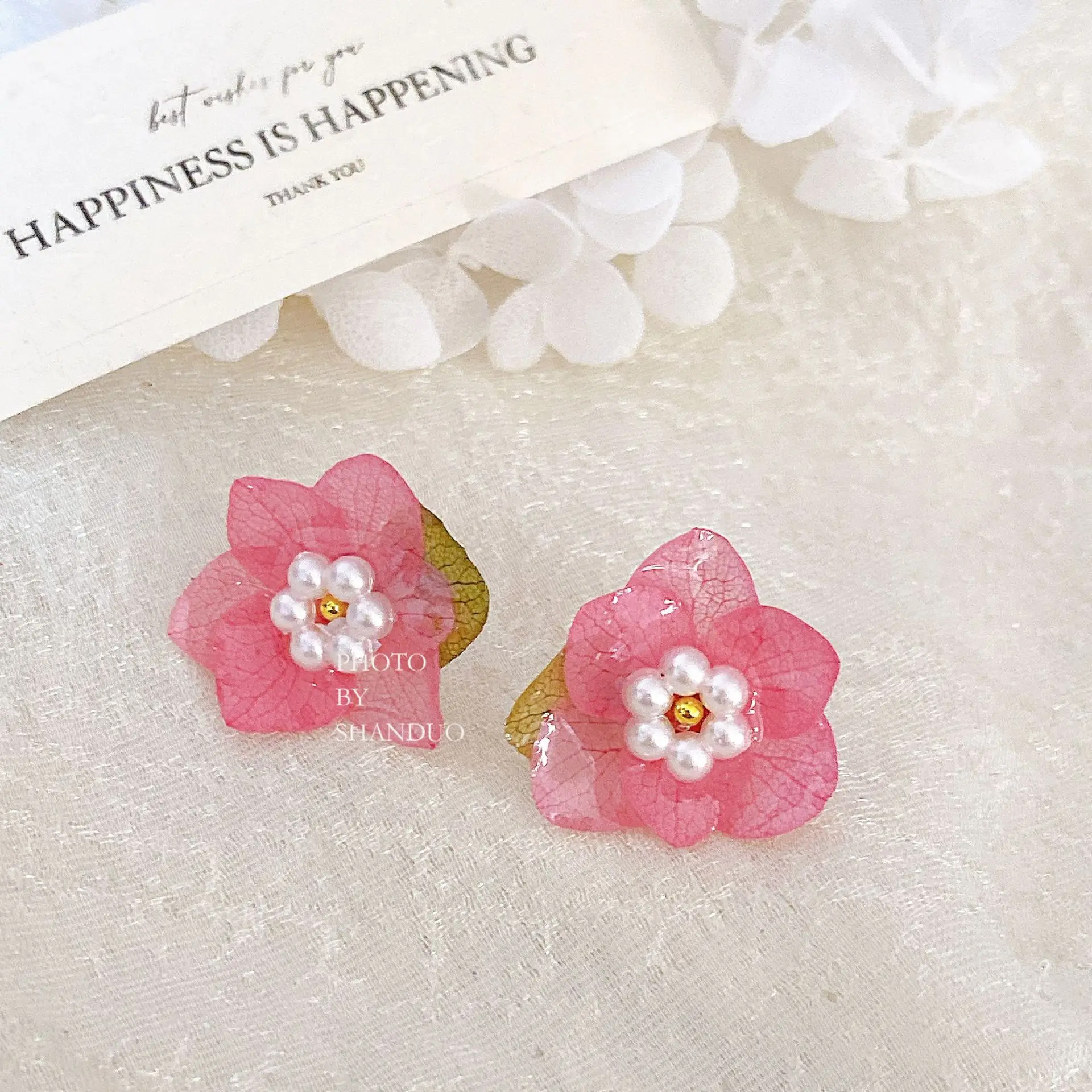 

Colorful Hydrangeas Natural Flower Earring Elegant Epoxy Resin Handmaking Pressed Flower Earrings Cute Floral Statement Jewelry