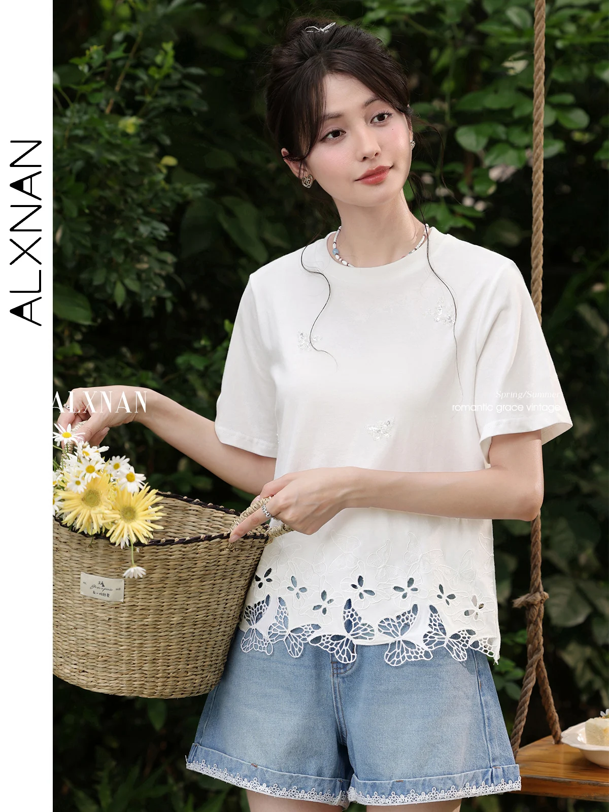 

ALXNAN Women's T-shirt White Embroidered Hollow Cotton 100% T-shirt 2025 Summer Casual Elegant Short Sleeve Tops Ladies L56136