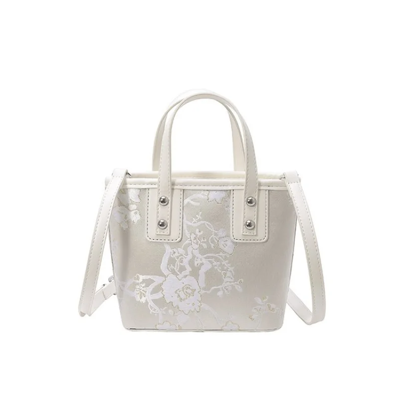 

Convertible Tote Backpack For Ladies In Sturdy Leather For Multiple Practical Carrying Options