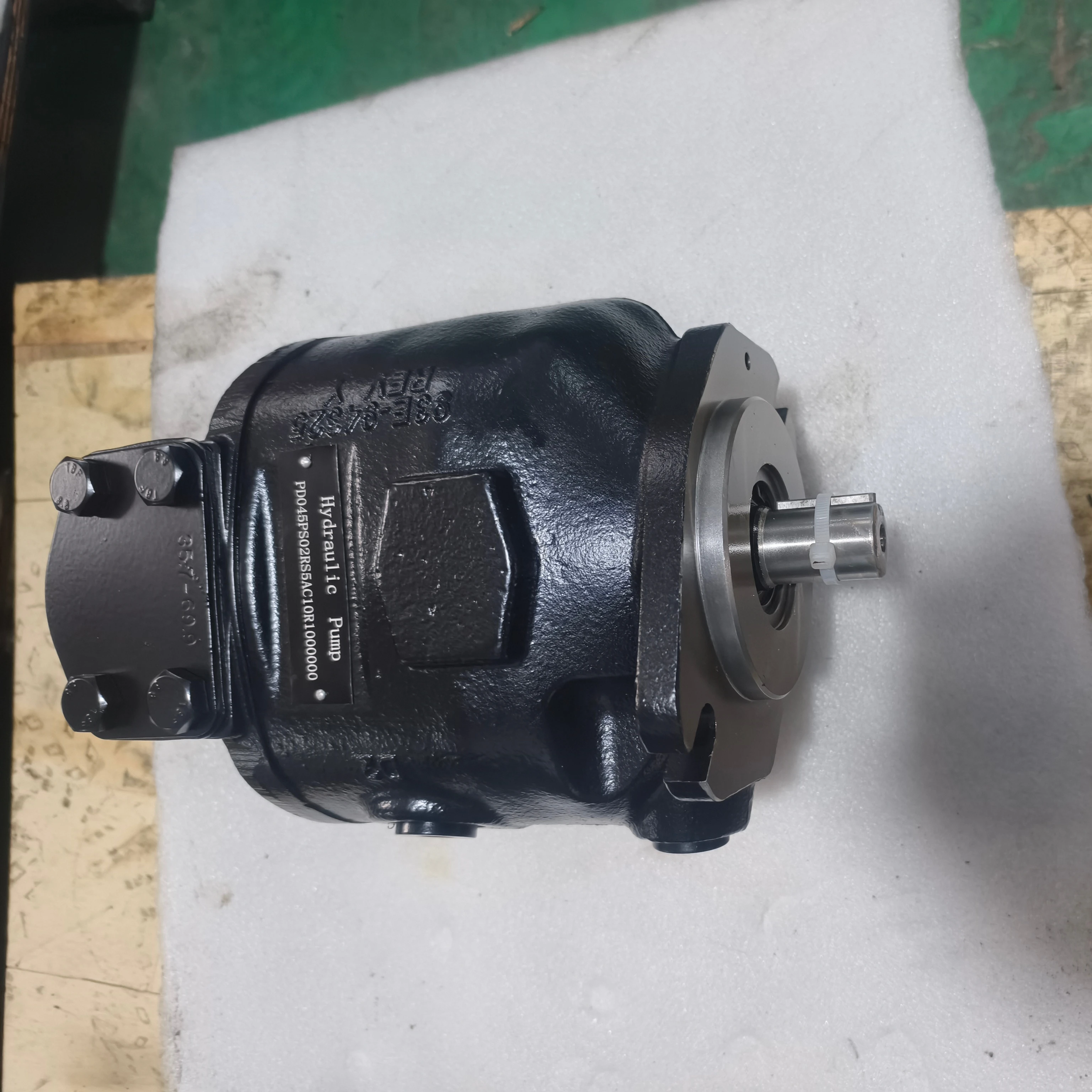 

Oil Pump PD045 PD060 PD075 PD100 P1 PD Series PD045PSO2RS5AC10R1000000 Axial Variable Hydraulic Piston Pump