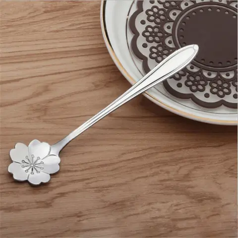 8Pcs/Set Flowers Design Gold Spoon Long Handle Dessert Tea Coffee Mixing Spoon Stainless Steel Vintage Teaspoons Drink Tableware