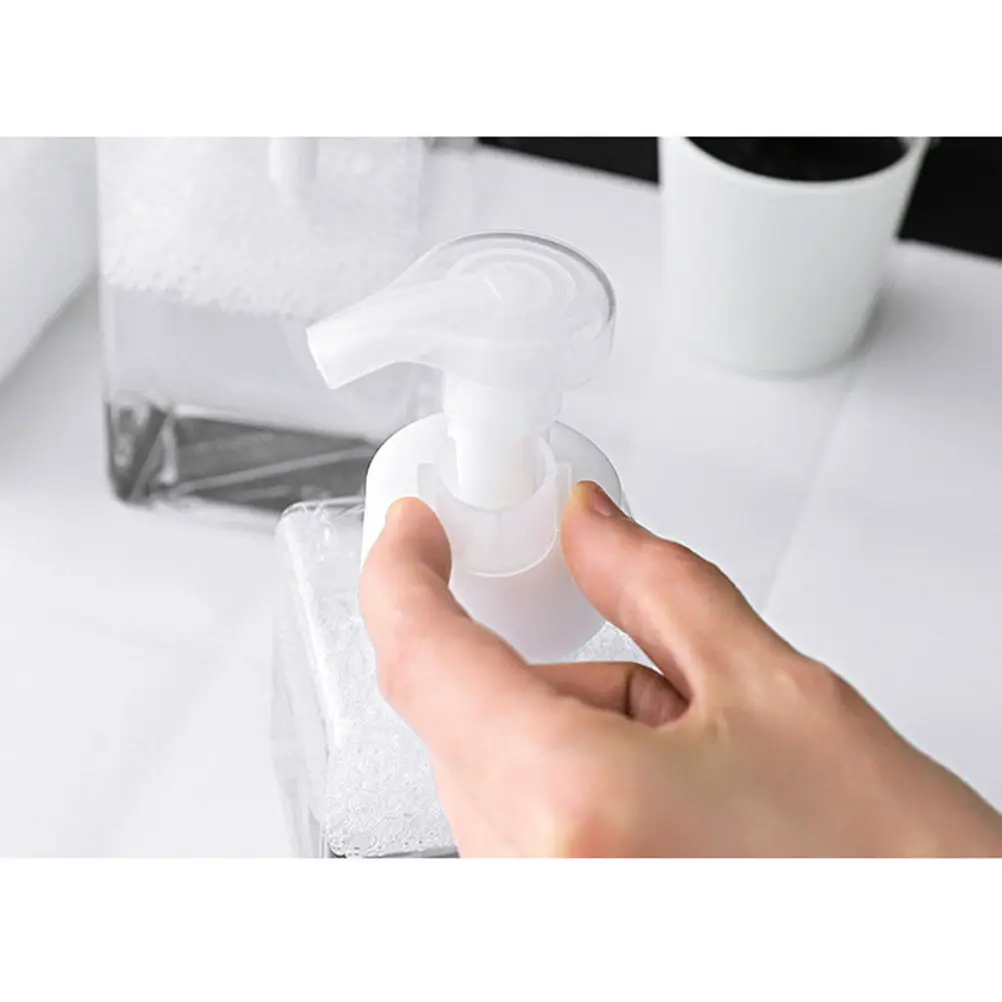 

Набор из 2 дорожных флаконов-дозаторов (250 мл и 400 мл) для косметики и жидкостей – незаменимый комплект для дома и путешествий