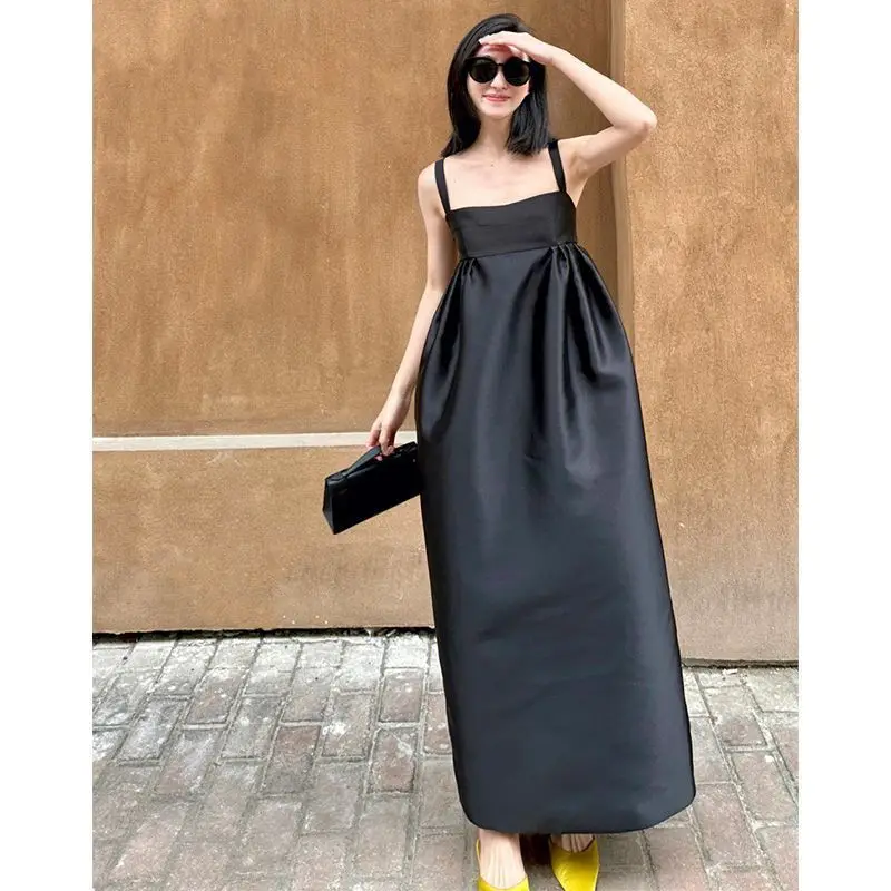 

French Hepburn Style Retro Black Camisole Dress 2024 Early Spring Haute Couture Temperament Slimming Flower Bud Long Dresses