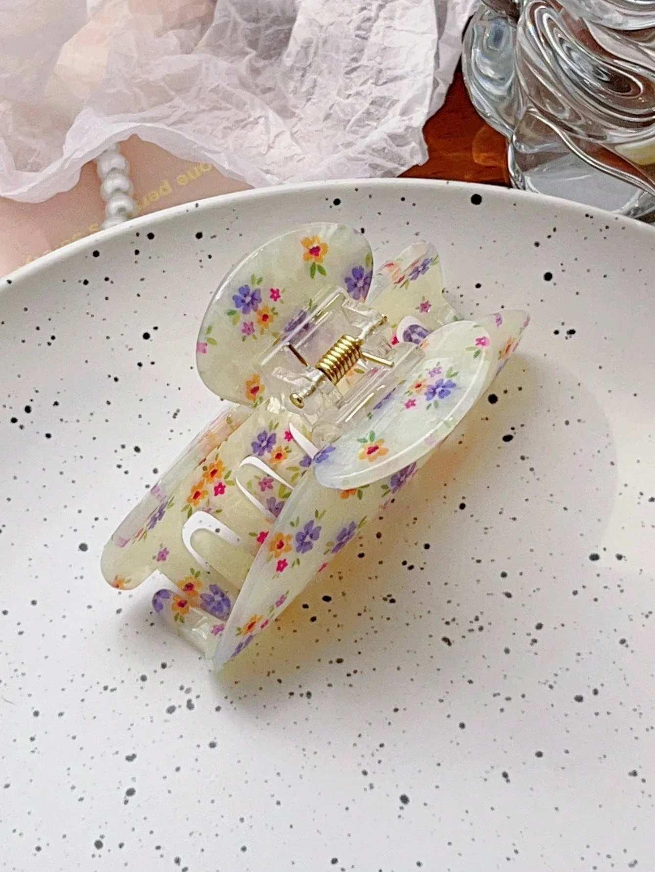 

Acrylic Ditsy Floral Vintage Hair Claw Clip For Women Elegant Half-Circle Jaw Clip