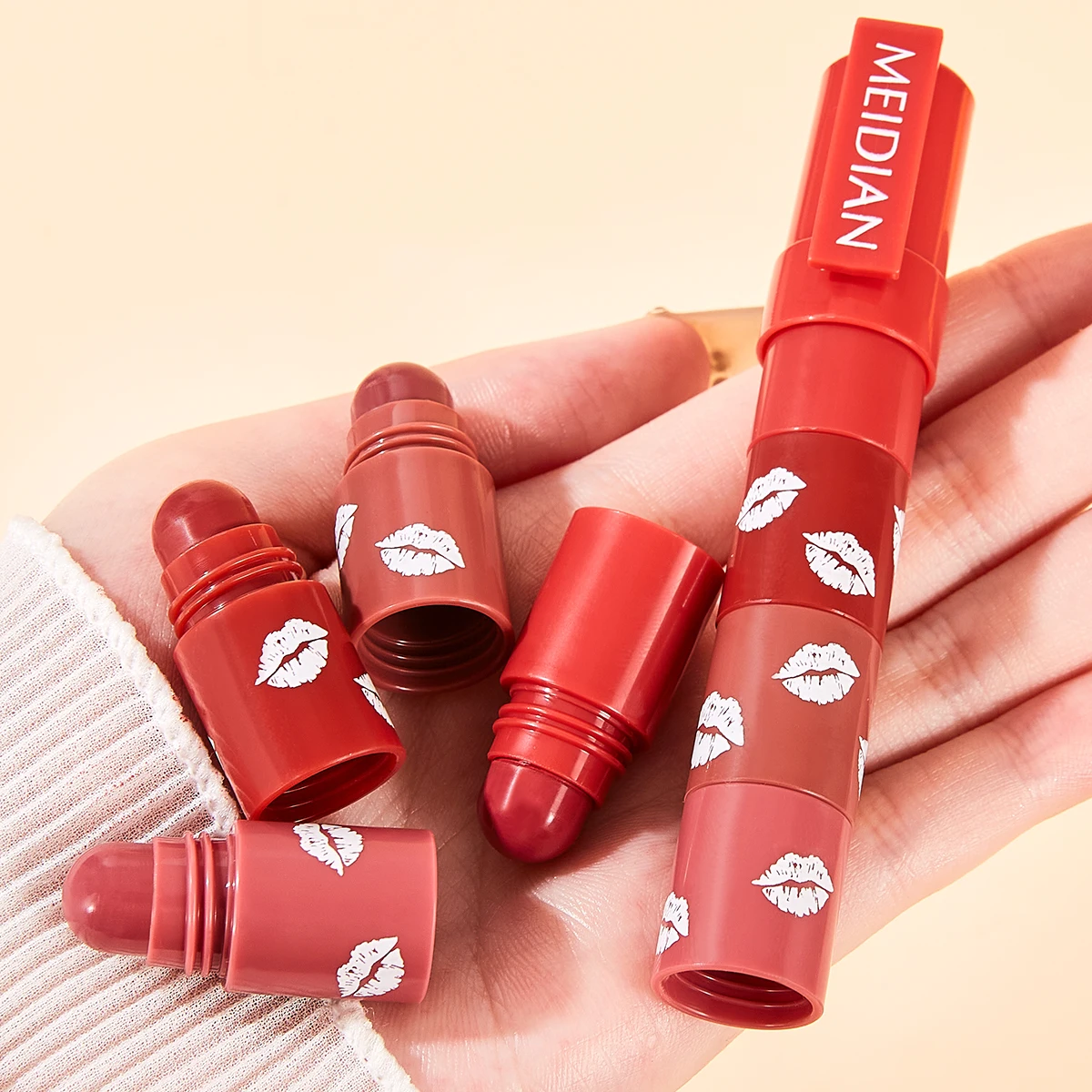 4 في 1 تلوين أحمر الشفاه كومبو كيت المخملية ماتي مثير الأحمر ملابس طويلة Waterpoof غير عصا كوب حريري ناعم صغير الشفاه عصا ماكياج