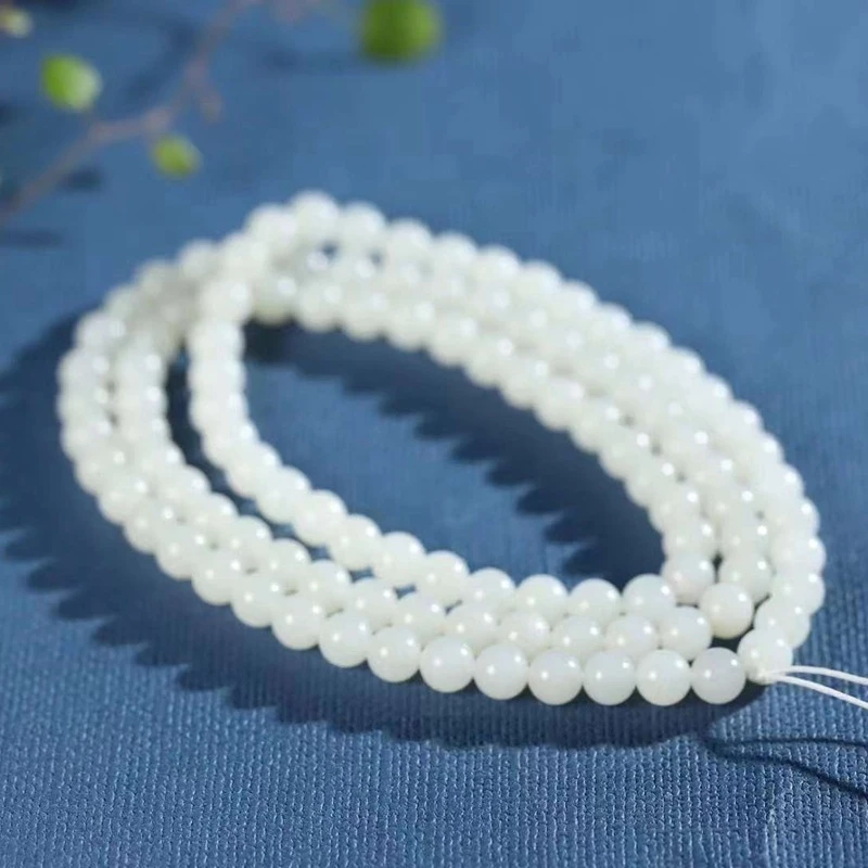 

Натуральный хотанский белый нефрит класса «овечий жир», простая цепочка из 108 бусин, универсальный стиль.