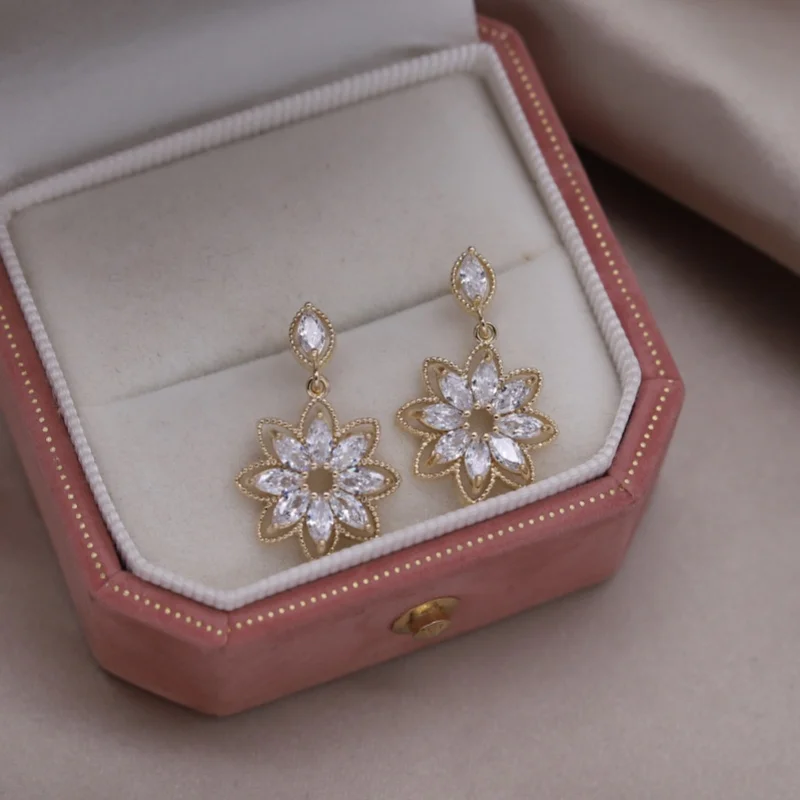 Korea hot fashion jewelry 14K gold plating luxury zircon hollow flower pendant earrings elegant women's daily work accessories