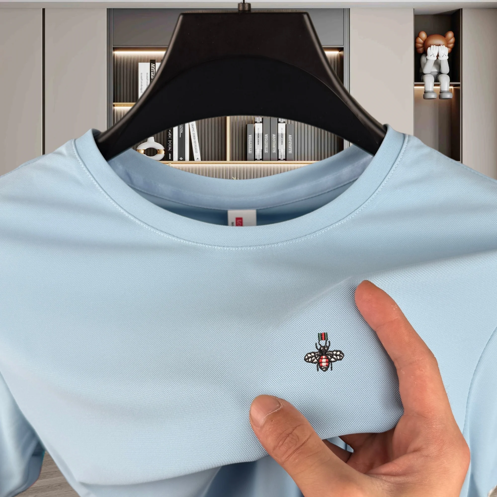 High end ice silk short sleeve men's round neck top 2026summer fashion bee embroidery design cool breathable casual Paul T-shirt