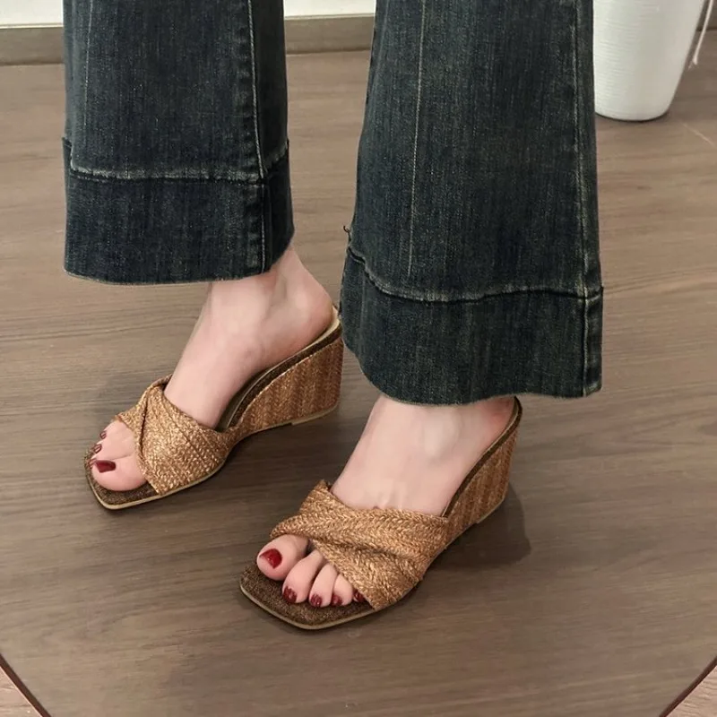 

Vintage Slippers Women Summer Outdoor Wear New Versatile Thick Bottom Heightening Sandals Sole