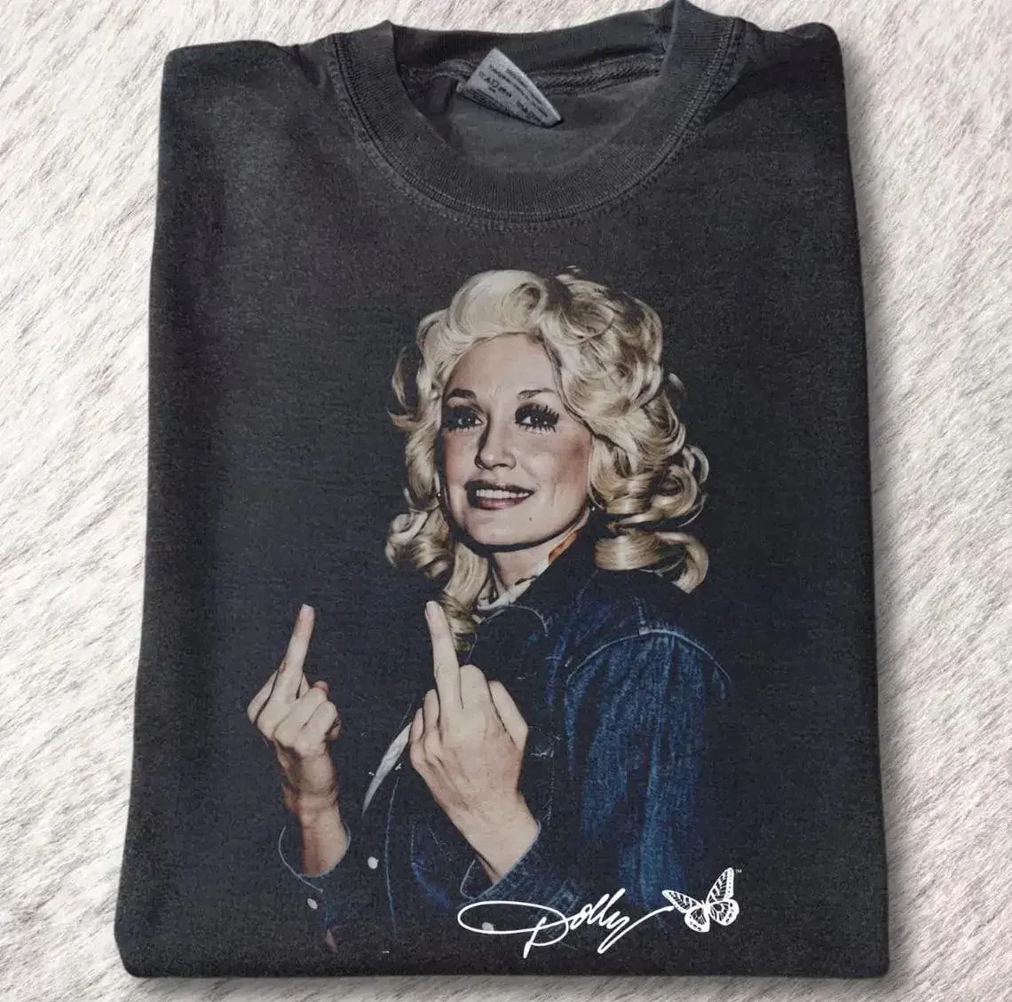 Comfort Colors Vintage Dolly Parton Graphic Tee, Dolly Parton Merch, Vintage Country Music Shirt, Dolly Parton Tribute Graphic Tee, Cowboy Country Music Tee, Music Fan Gift Comfort Colors Shirt Unisex Cotton Top Womenswear Menswear Graphic Tops