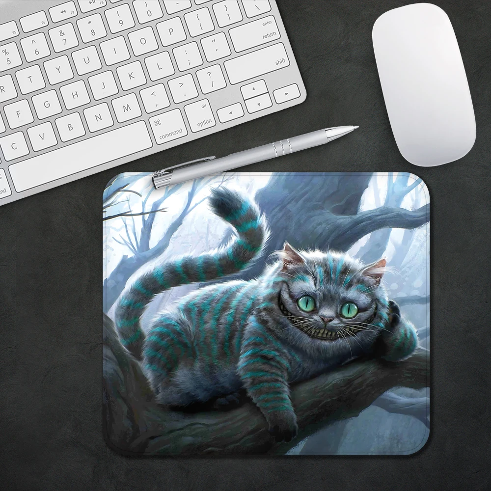 Disney Alice in Wonderland Gaming Mouse Pad XS ขนาดเล็ก Mousepad สําหรับ PC Gamer เดสก์ท็อปตกแต่งสํานักงานแผ่นรองเม้าส์ Deskmat พรม