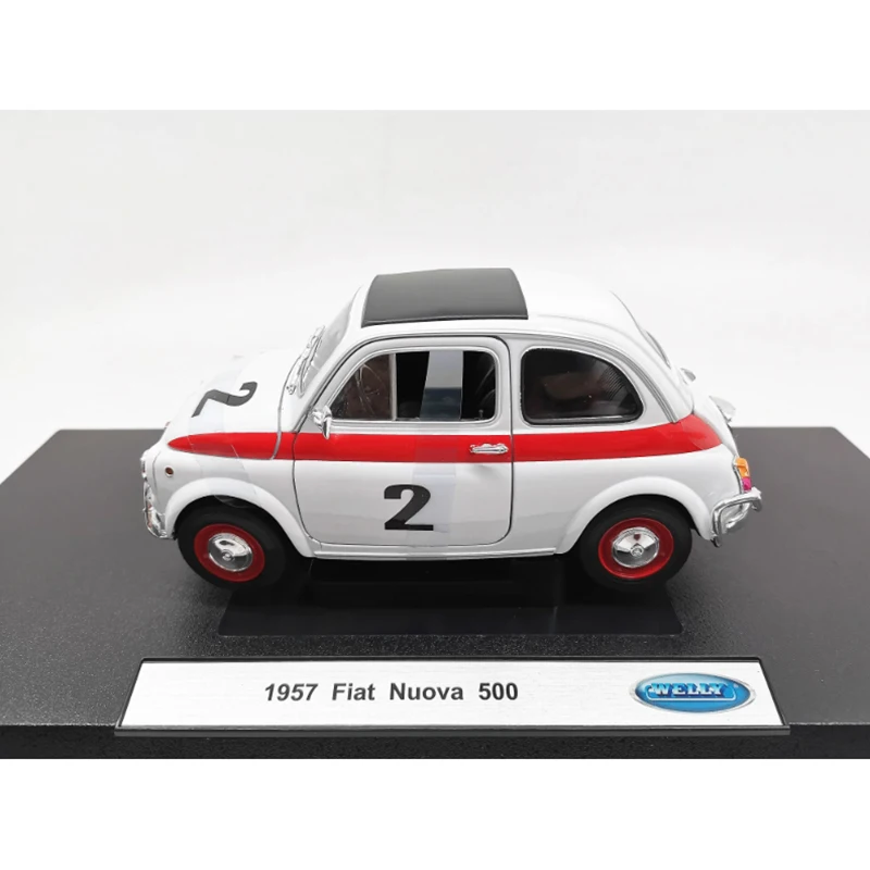 Diecast 1:18 Scale 1957 Fiat Nuova 500 Vintage Car Model Alloy Finished Product Simulation Toy Gift Static Model Display