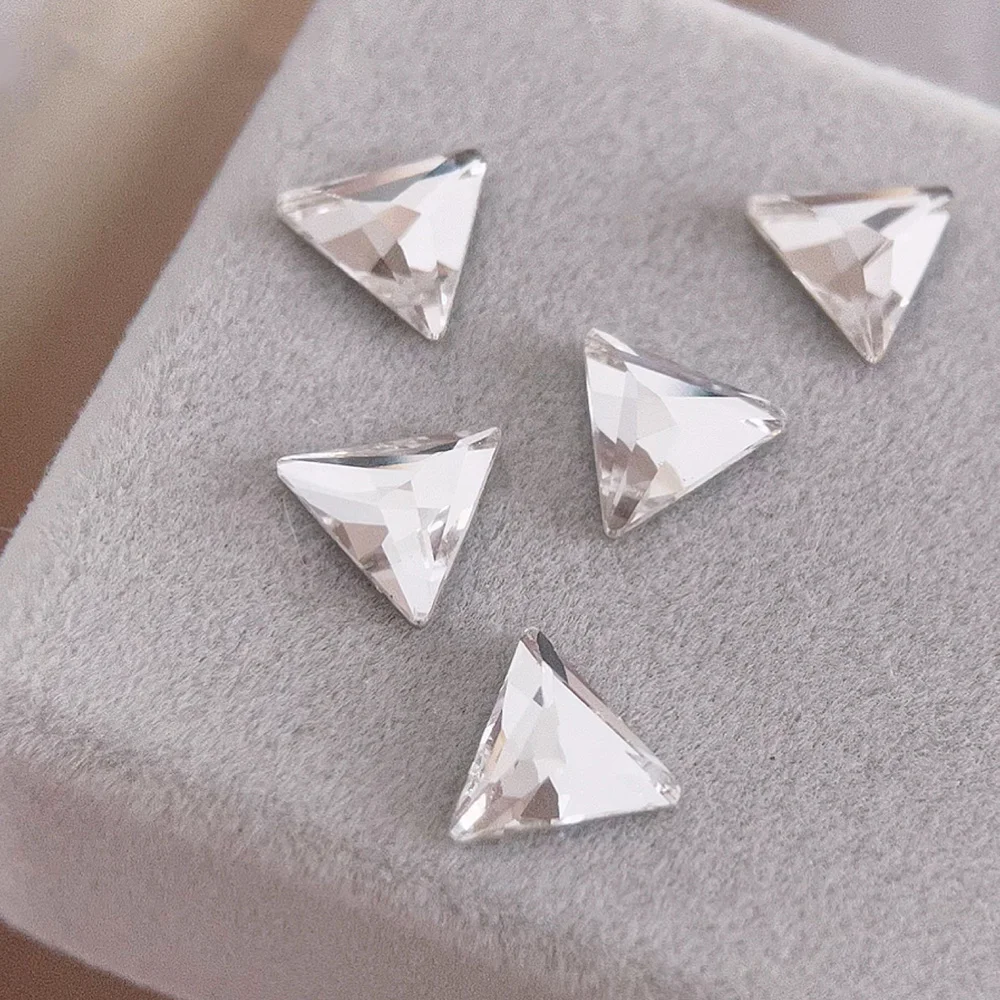 New Selling Nail Rhinestone 5mm triangular Flatback Crystal stones 20pcs For DIY Nail art Decoration